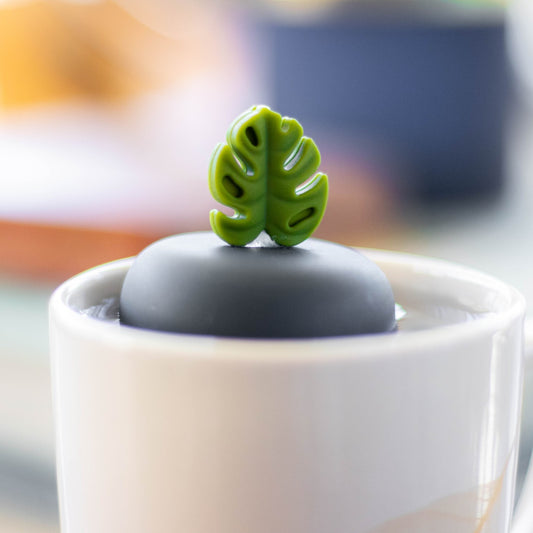 Army Green Monstera Leaf Floating Tea Steeper