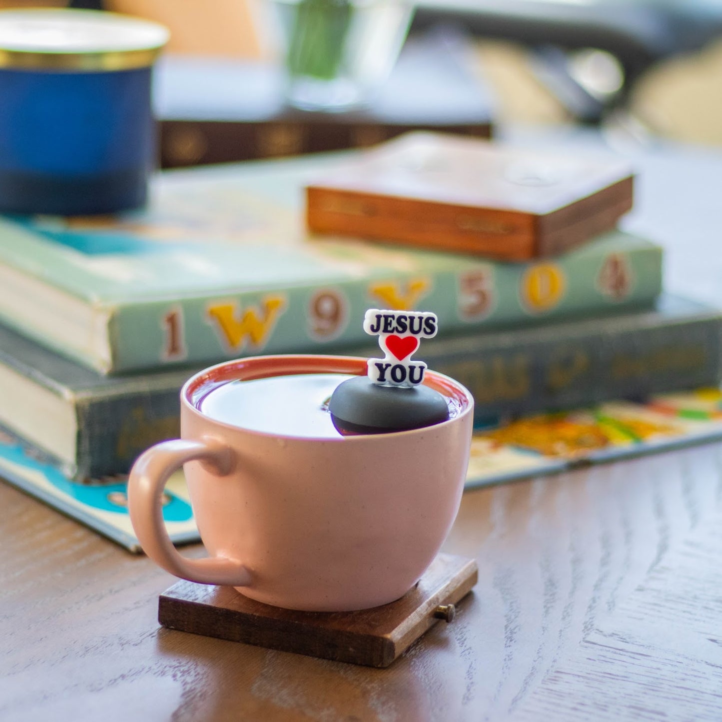 Jesus Loves You Floating Tea Steeper™