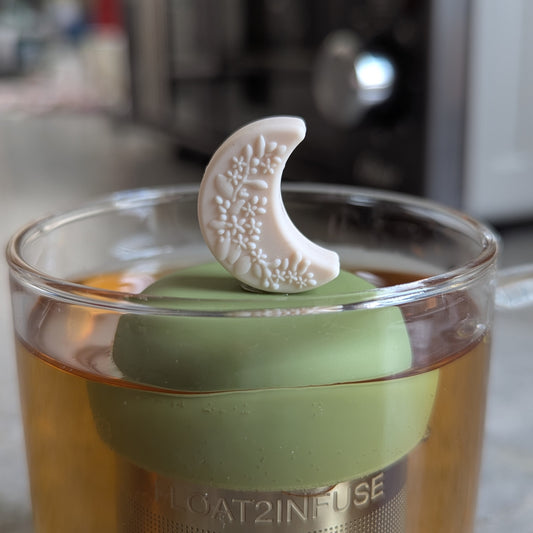 Floating Ivory Flower Crescent Moon Tea infuser