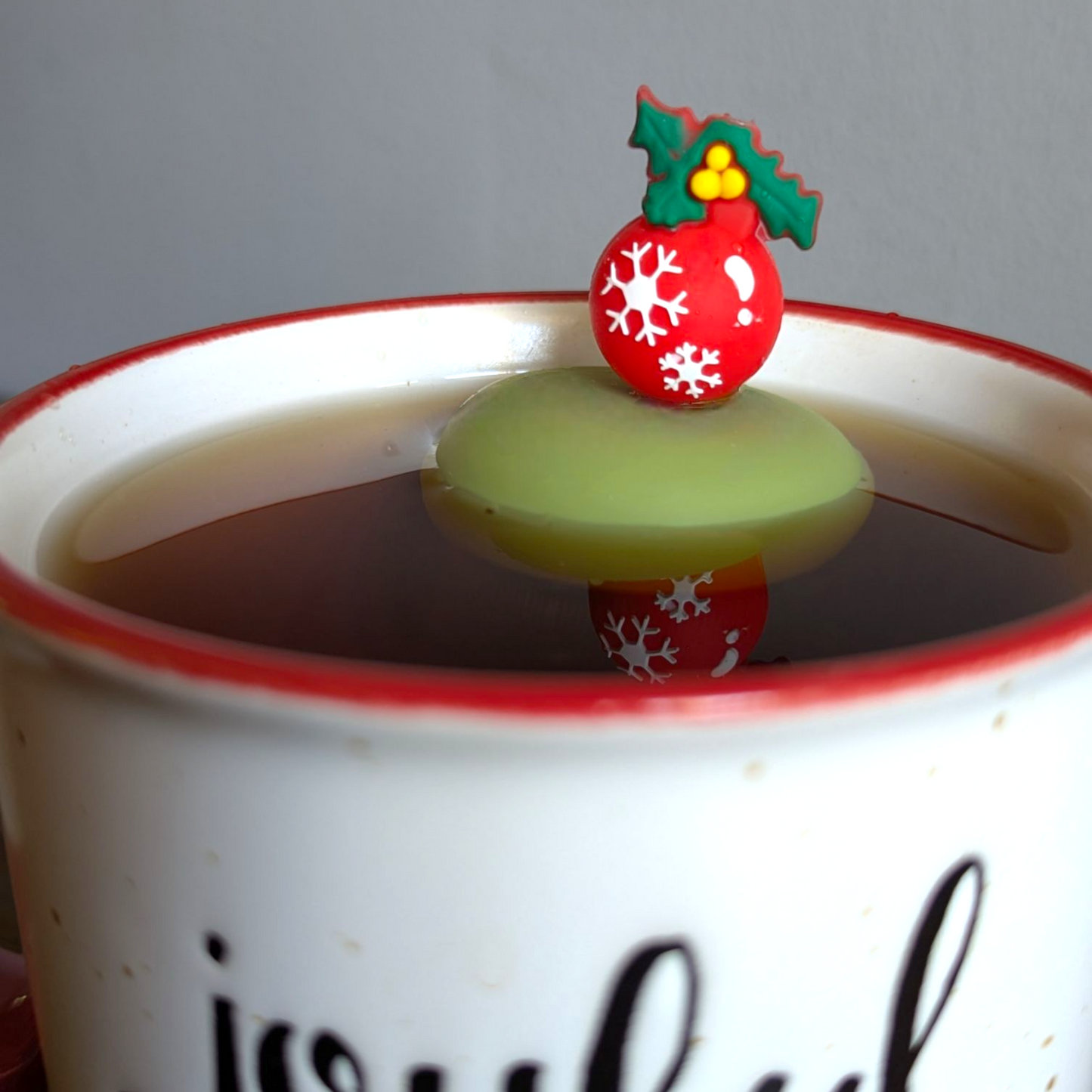 Red Christmas Ornament Floating Tea Steeper™