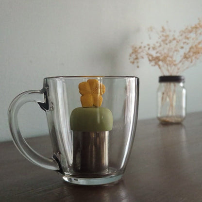 Yellow Hibiscus Flower Floating Tea Steeper™
