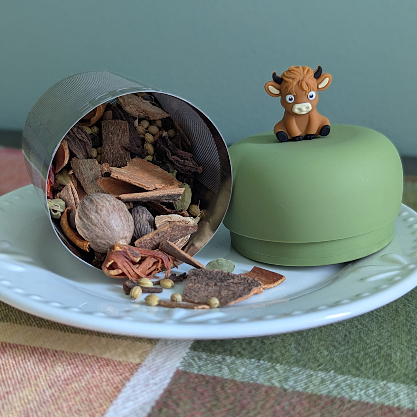Floating Large Baby Highland Cow Tea infuser
