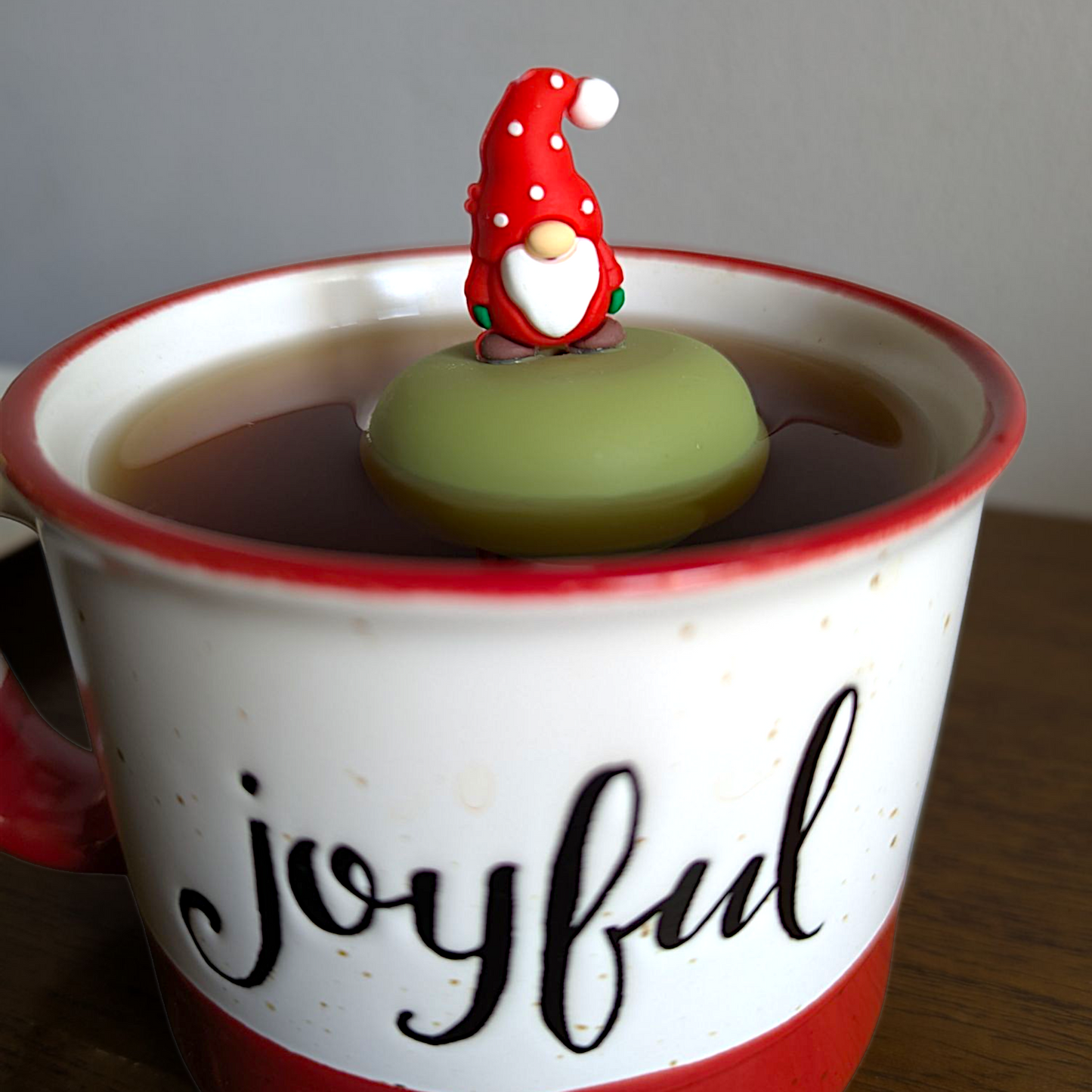 Red Holiday Gnome Floating Tea Steeper