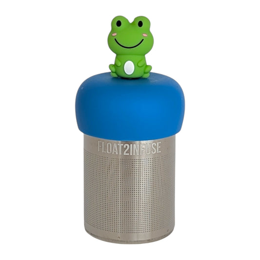smiling green frog tea infuser with blue base for loose leaf tea with fine mesh stainless steel tea strainer that reads FLOAT2INFUSE with white background