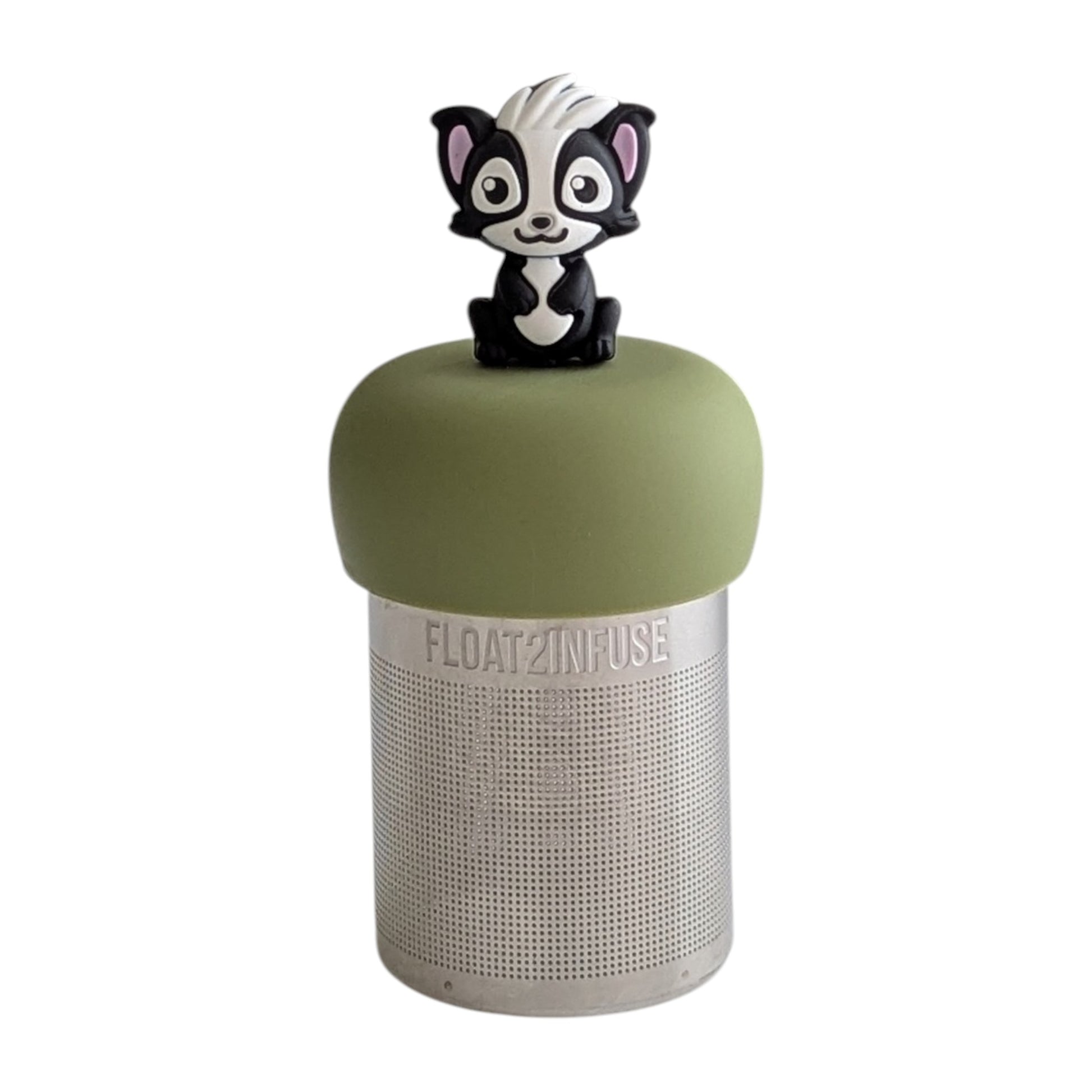 Skunk animal tea infuser for loose leaf tea on a green base with a fine mesh stainless steel tea strainer that reads FLOAT2INFUSE with a white background